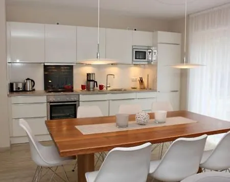 Strandvilla Birkenallee Haus Sommerlicht *