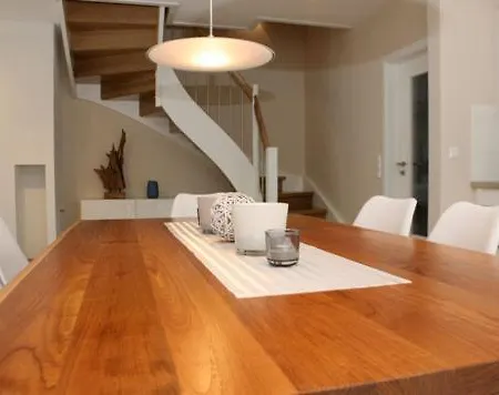 Strandvilla Birkenallee Haus Sommerlicht Vakantiehuis Neuhaus (Mecklenburg-Vorpommern)