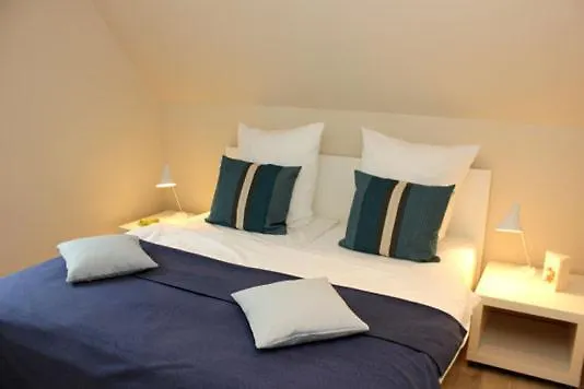 Strandvilla Birkenallee Haus Sommerlicht *